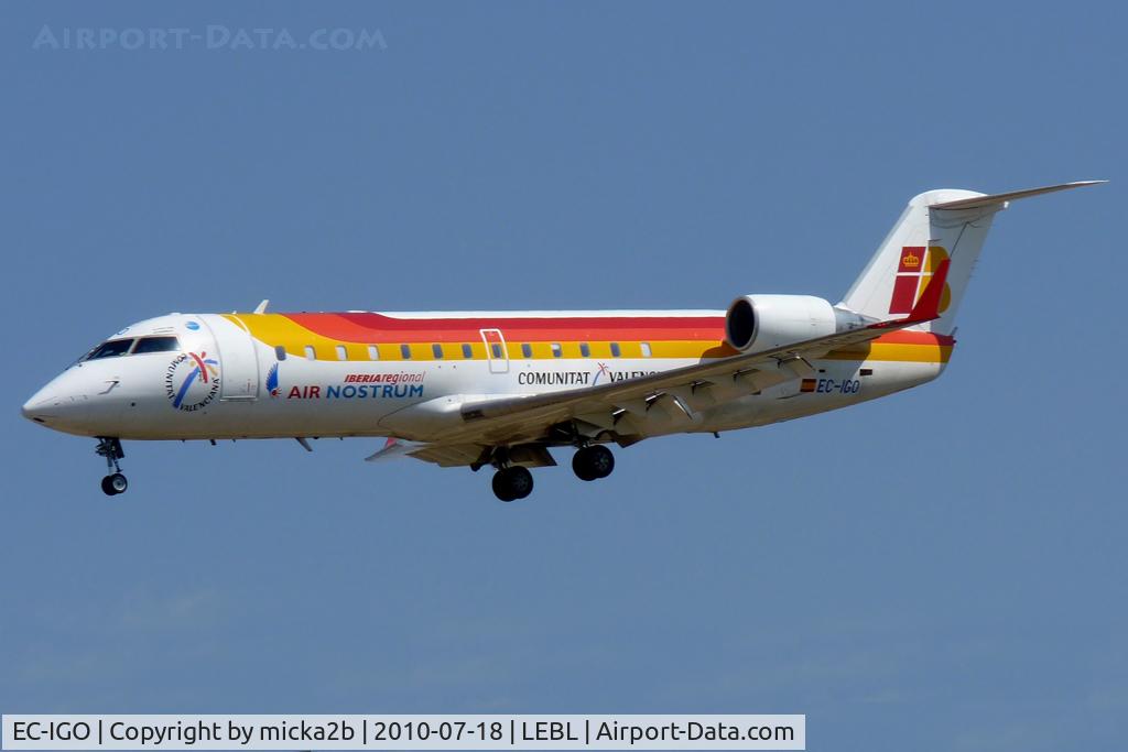EC-IGO, 2002 Bombardier CRJ-200ER (CL-600-2B19) C/N 7661, Landing