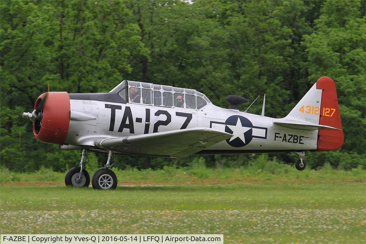 F-AZBE, North American AT-6C Harvard IIA C/N 88-12127, North American AT-6C Harvard IIA, Take off rwy 28, La Ferté-Alais airfield (LFFQ) Airshow 2016