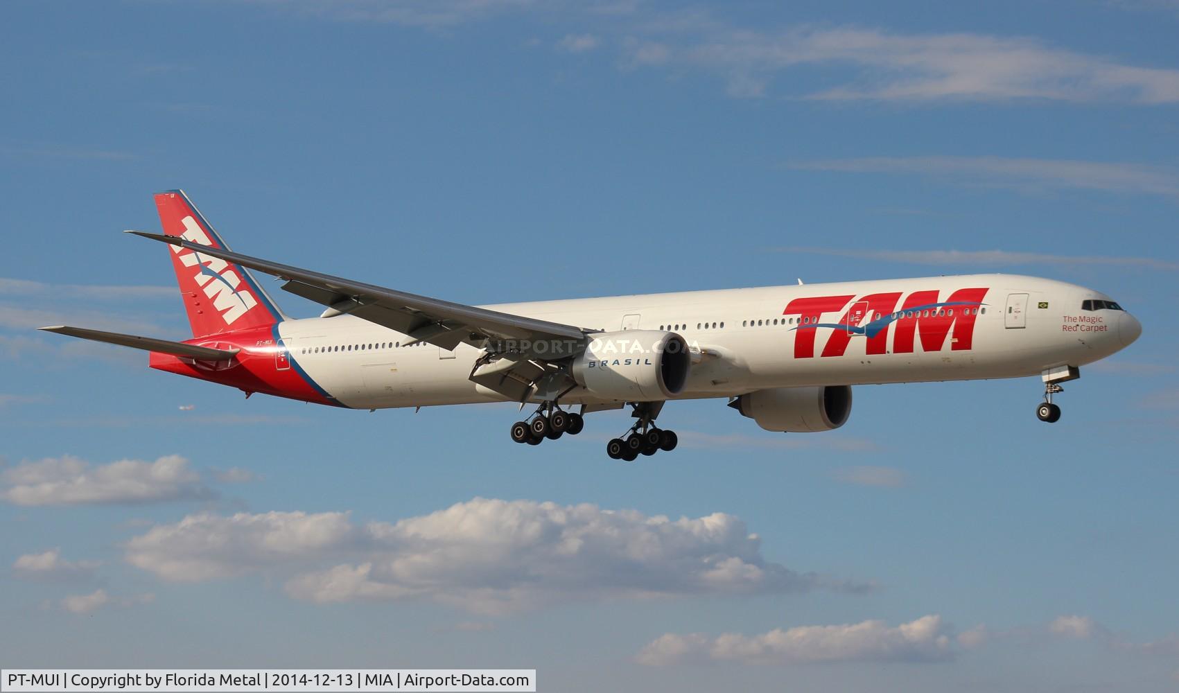 PT-MUI, 2013 Boeing 777-32W/ER C/N 40589, TAM 777-300