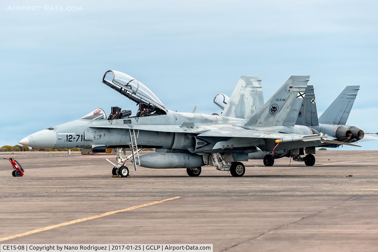 CE15-08, McDonnell Douglas EF-18BM Hornet C/N 0461/B082, On a Pron