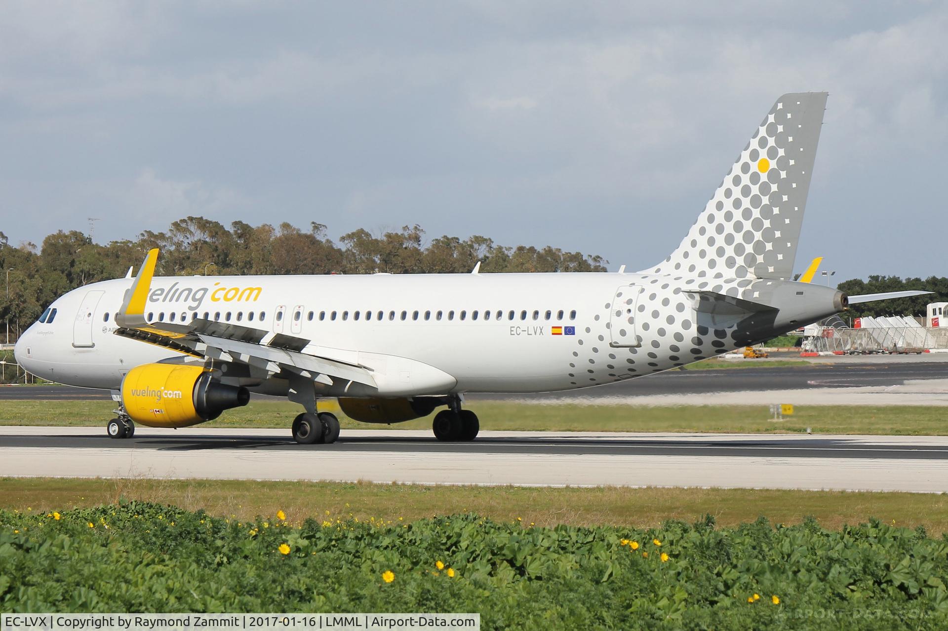 EC-LVX, 2013 Airbus A320-214 C/N 5673, A320 EC-LVX Vueling