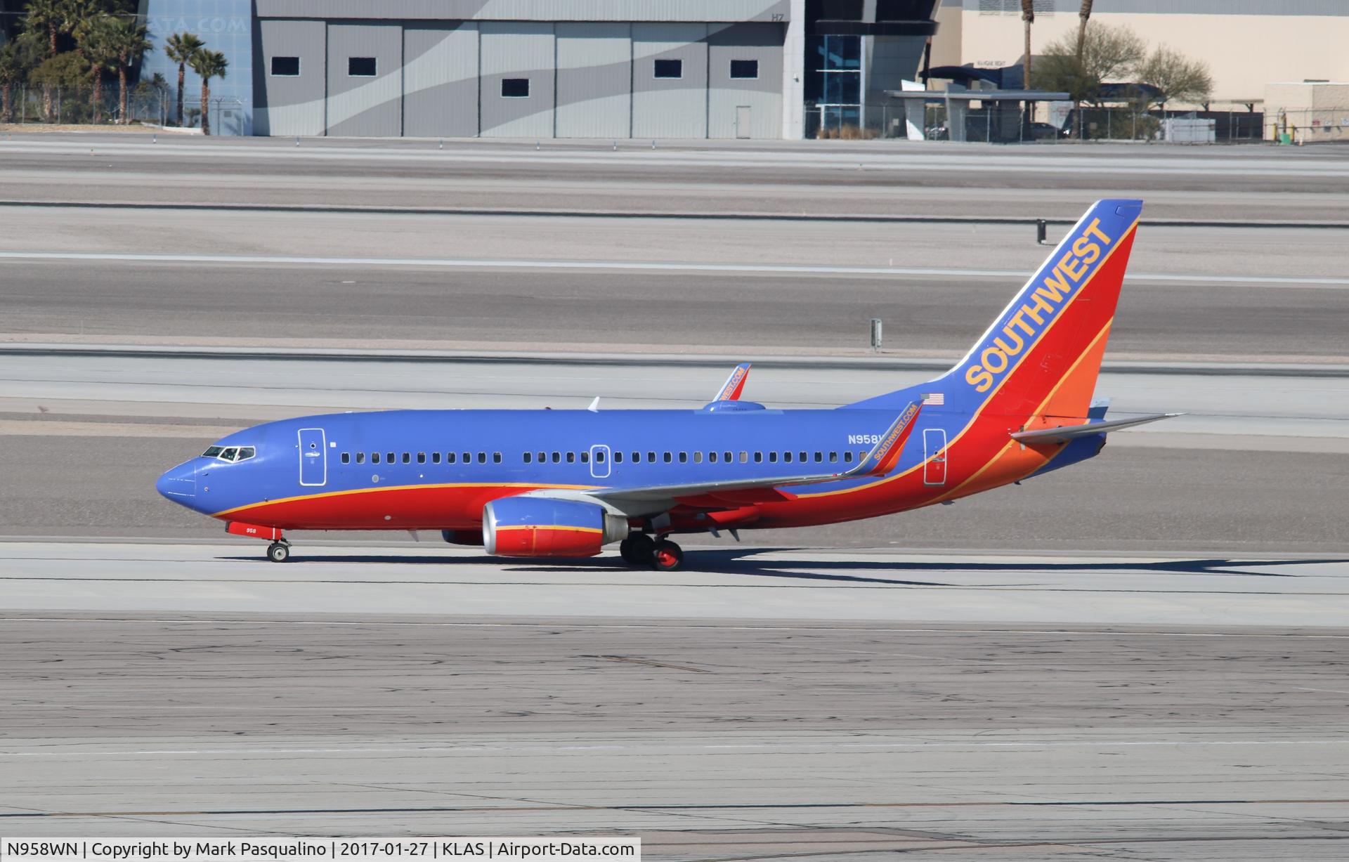 N958WN, 2011 Boeing 737-7H4 C/N 36673, Boeing 737-700