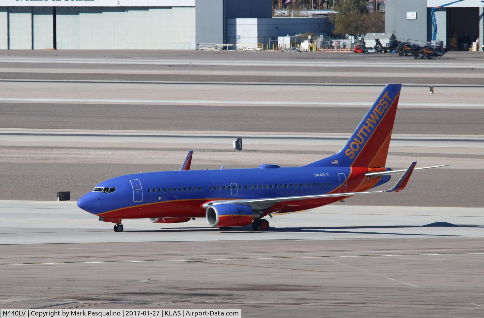 N440LV, 2003 Boeing 737-7H4 C/N 29835, Boeing 737-700