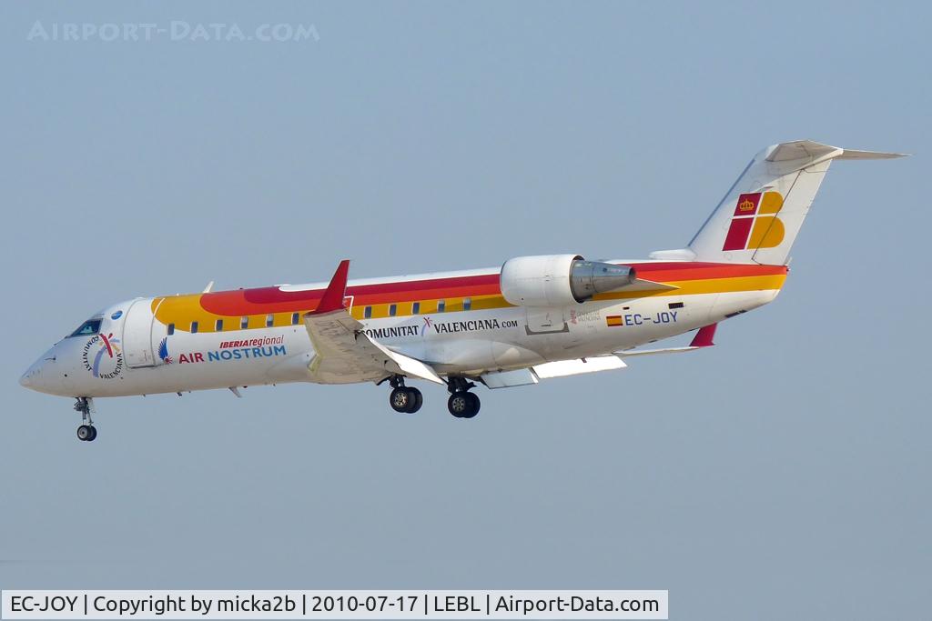 EC-JOY, 2005 Bombardier CRJ-200ER (CL-600-2B19) C/N 8064, Landing