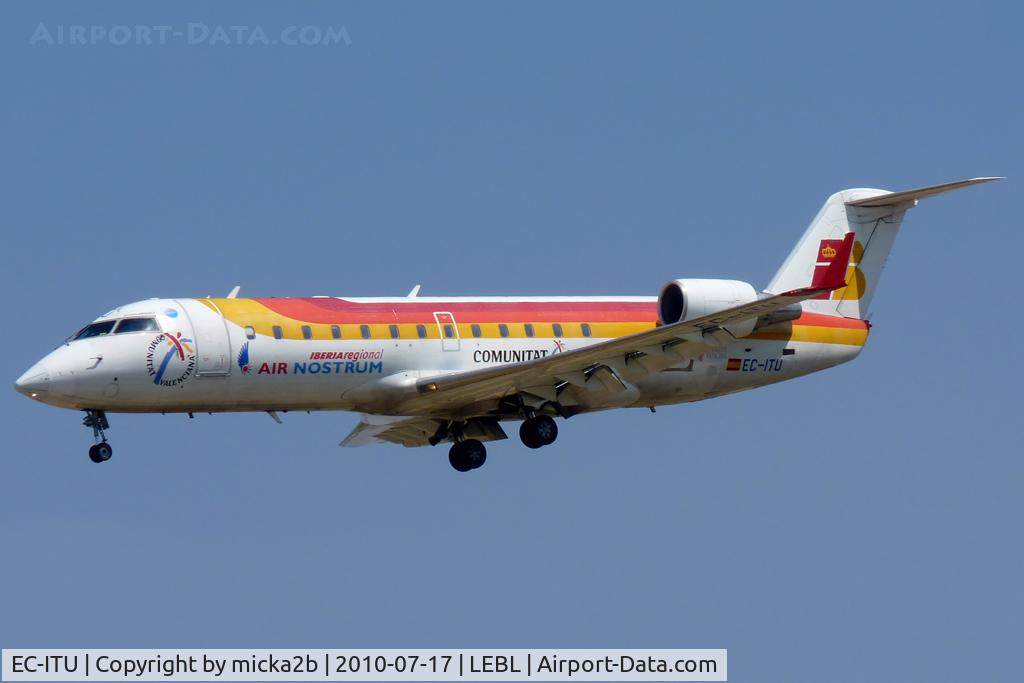 EC-ITU, 2003 Canadair CRJ-200LR (CL-600-2B19) C/N 7866, Landing
