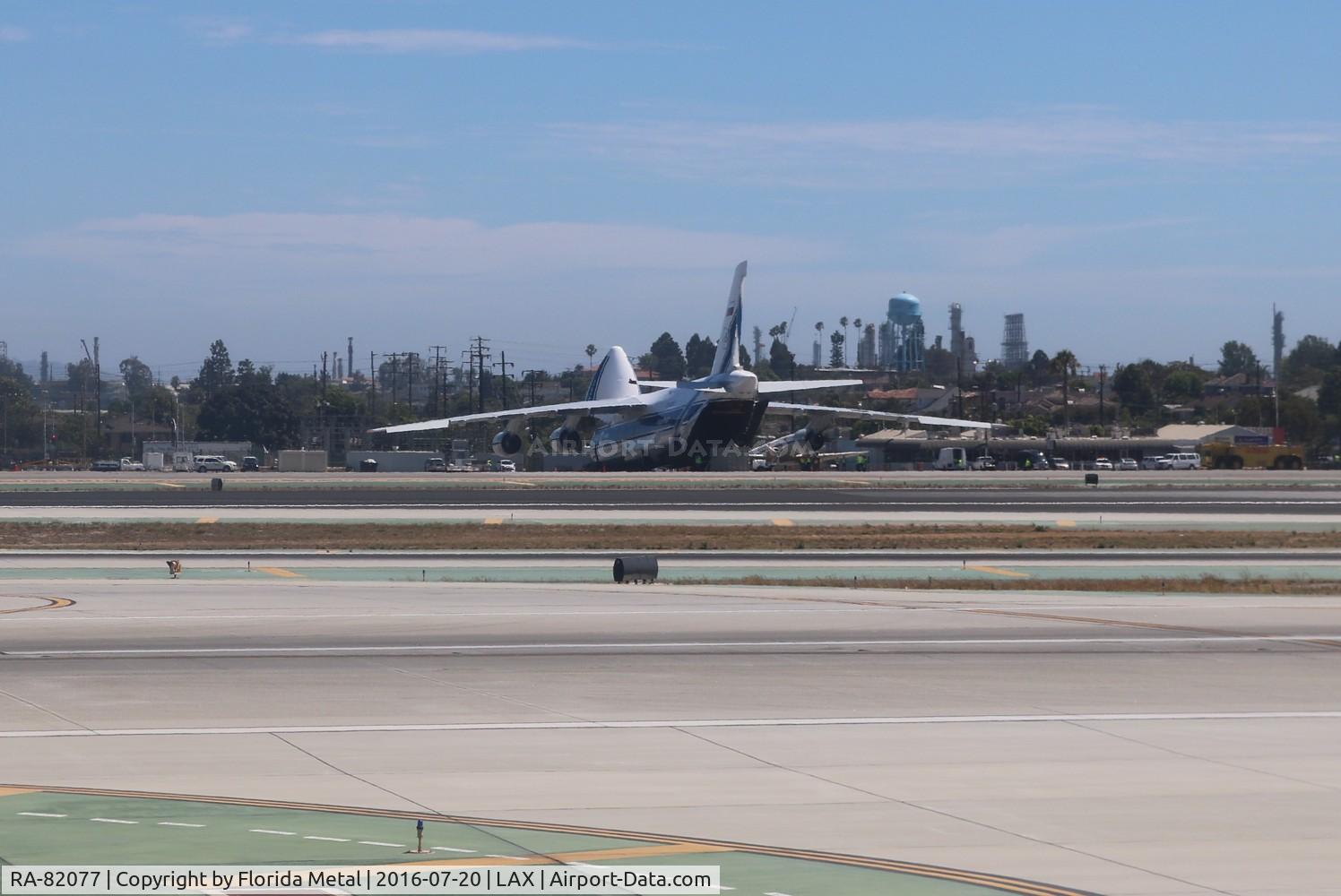 RA-82077, 1995 Antonov An-124-100 Ruslan C/N 9773054459151/0709, Volga Dnper