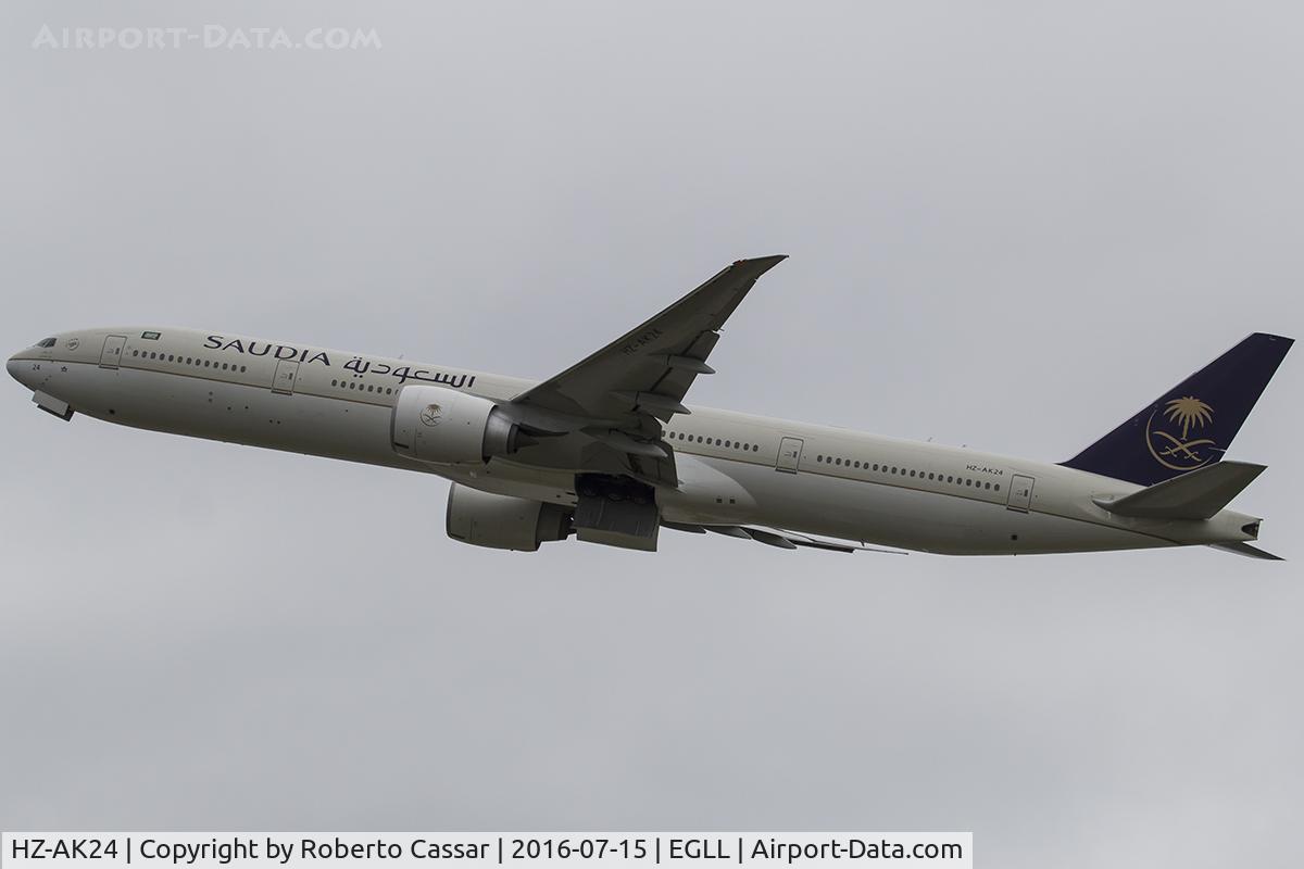 HZ-AK24, 2014 Boeing 777-368/ER C/N 42262, Heathrow 2016