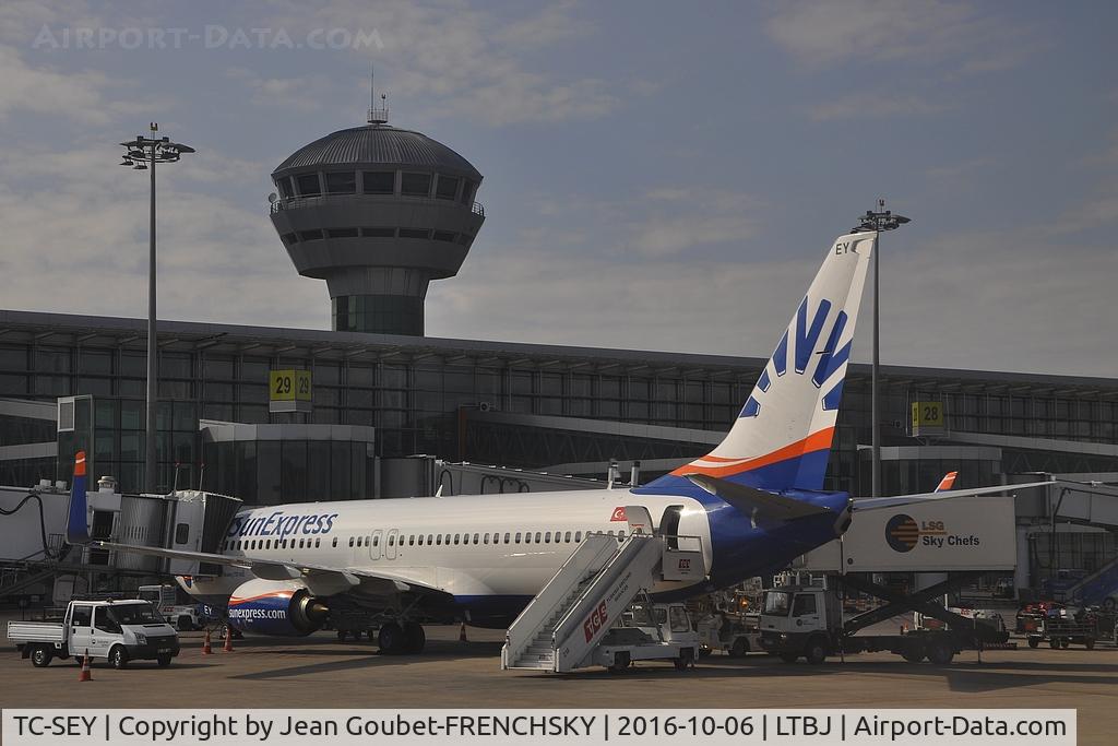 TC-SEY, 2016 Boeing 737-8HC C/N 61182, SunExpress