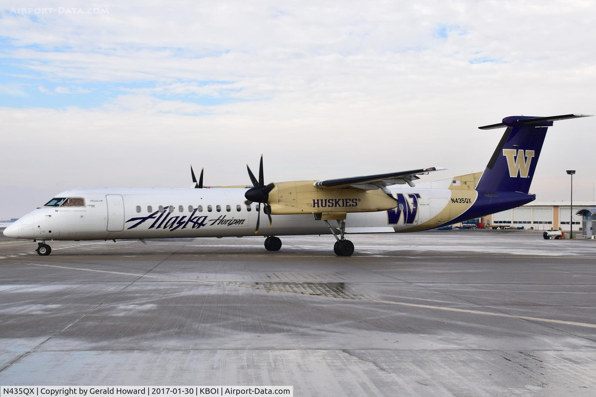 N435QX, 2008 Bombardier DHC-8-402 Dash 8 C/N 4232, Taxi from the ramp.