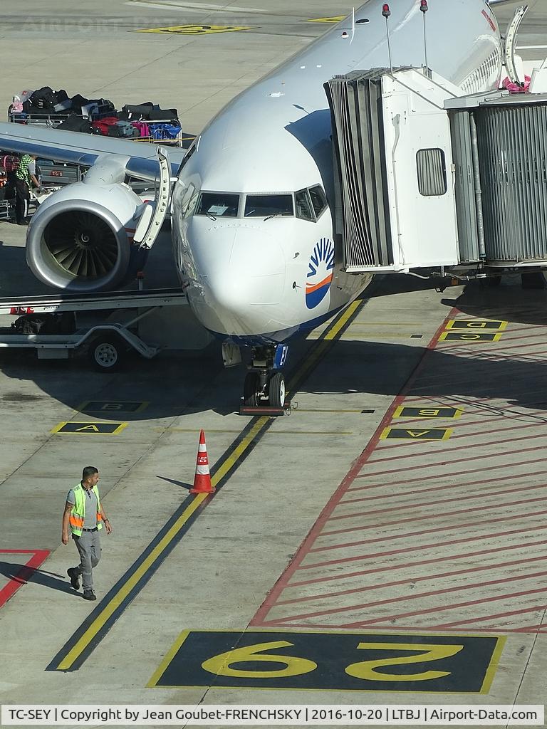 TC-SEY, 2016 Boeing 737-8HC C/N 61182, SunExpress 