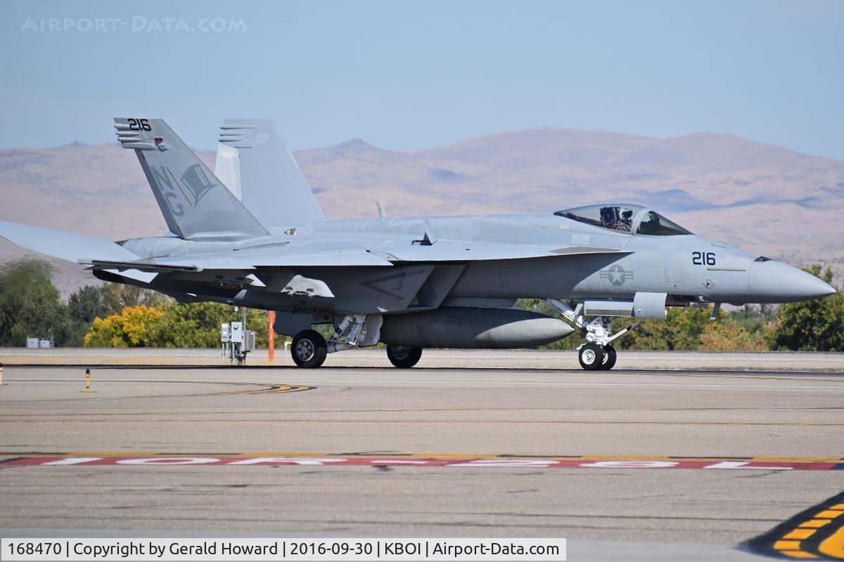 168470, Boeing F/A-18E Super Hornet C/N E-227, Landing roll out on RWY 10R.  VFA-14 “Tophatters”,
Carrier Air Wing 9, NAS Lemoore, CA