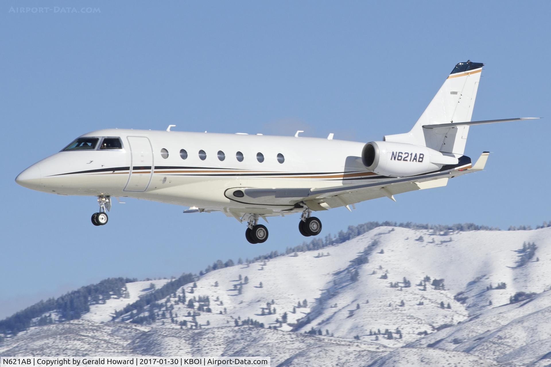 N621AB, 2008 Israel Aerospace Industries G200 C/N 199, Landing RWY 10L.