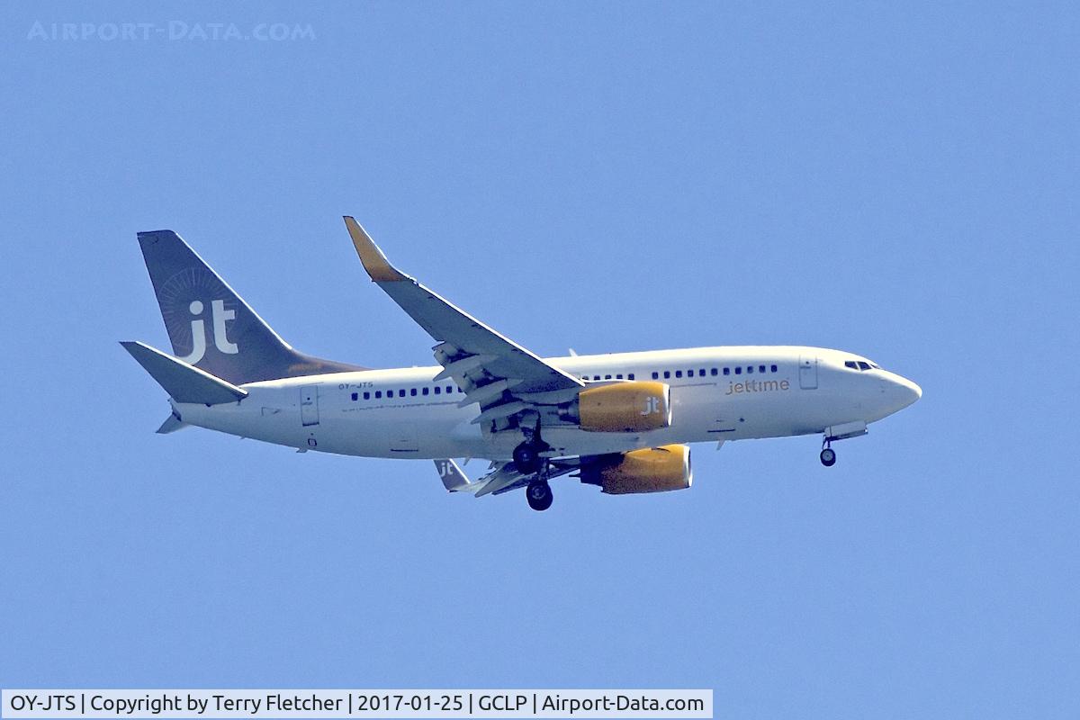 OY-JTS, 2003 Boeing 737-7K2 C/N 33465, at Gran Canaria