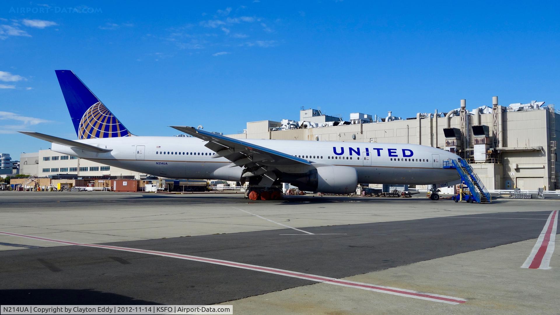 N214UA, 2000 Boeing 777-222 C/N 30220, SFO 2012