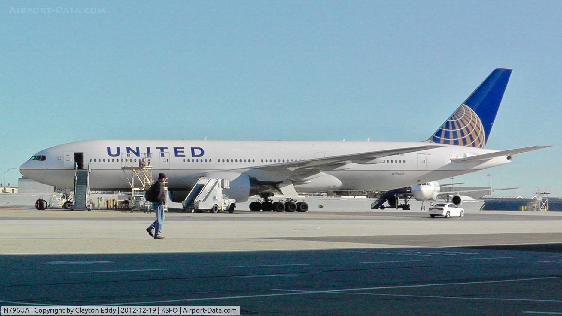 N796UA, 1998 Boeing 777-222 C/N 26931, SFO 2012
