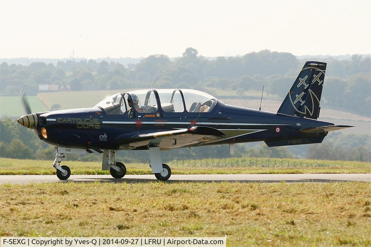 F-SEXG, Socata TB-30 Epsilon C/N 90, Socata TB30 Epsilon (F-SEYG), French Air Force Aerobatics Team Cartouche Doré, Morlaix-Ploujean airport (LFRU-MXN) Air show 2014