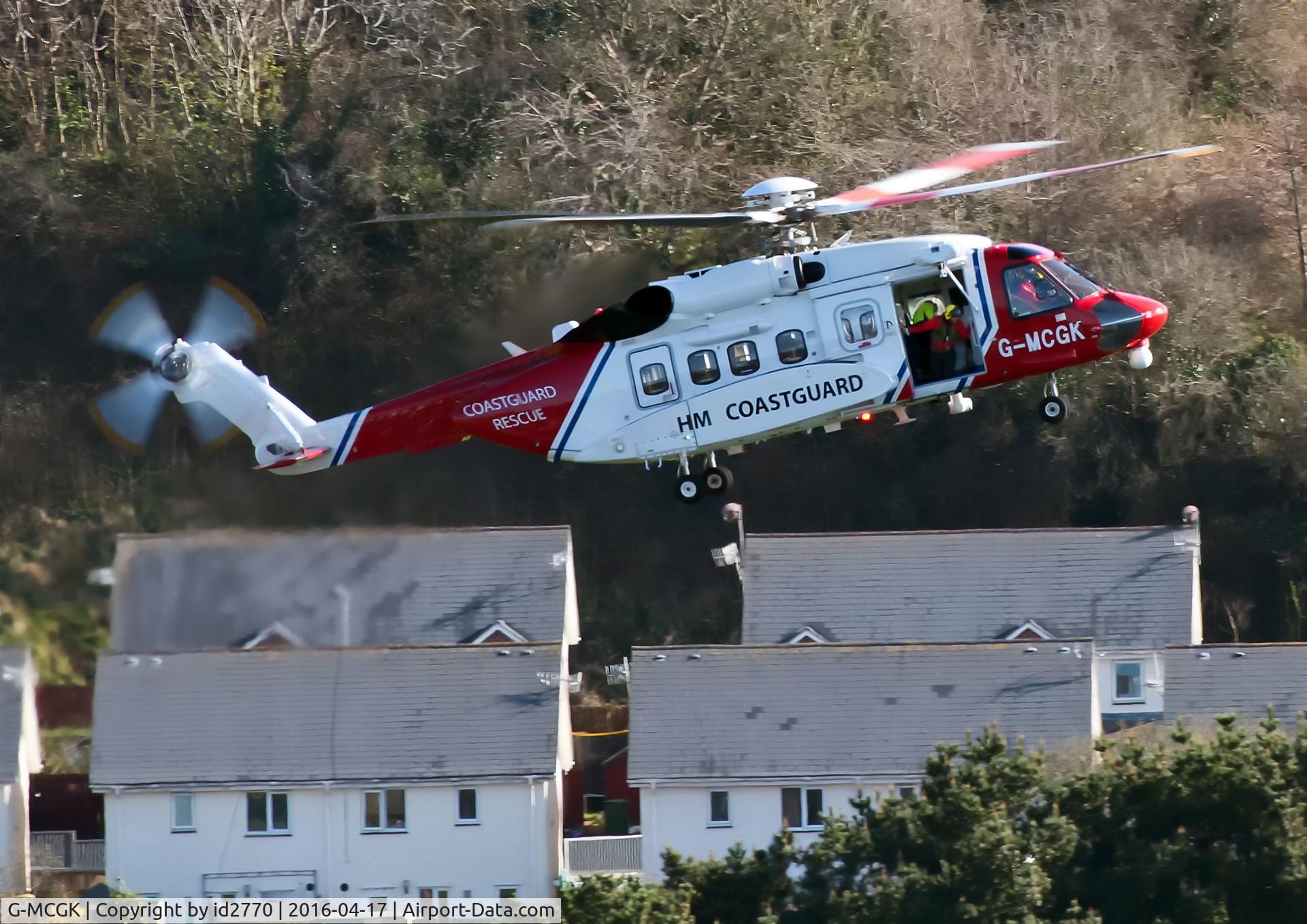 G-MCGK, 2014 Sikorsky S-92A C/N 920251, Rescue 936 on approach to Aberystwyth HLS