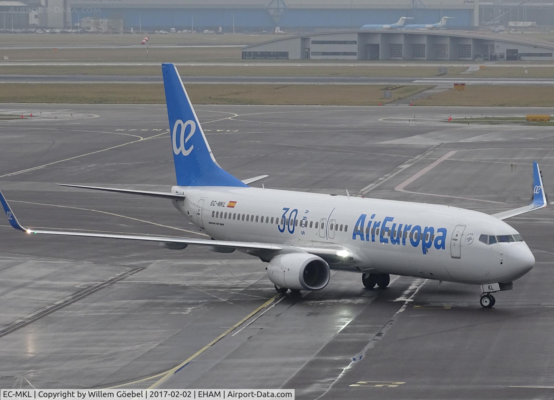 EC-MKL, 2016 Boeing 737-85P C/N 60585, Taxi to the gate on Schiphol Airport