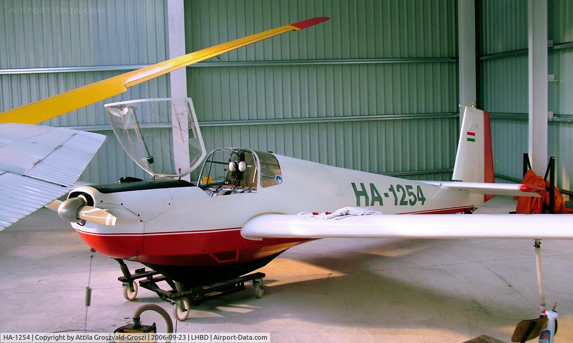 HA-1254, 1973 Scheibe SF-25C Falke C/N 4447, Börgönd Airport, Hungary