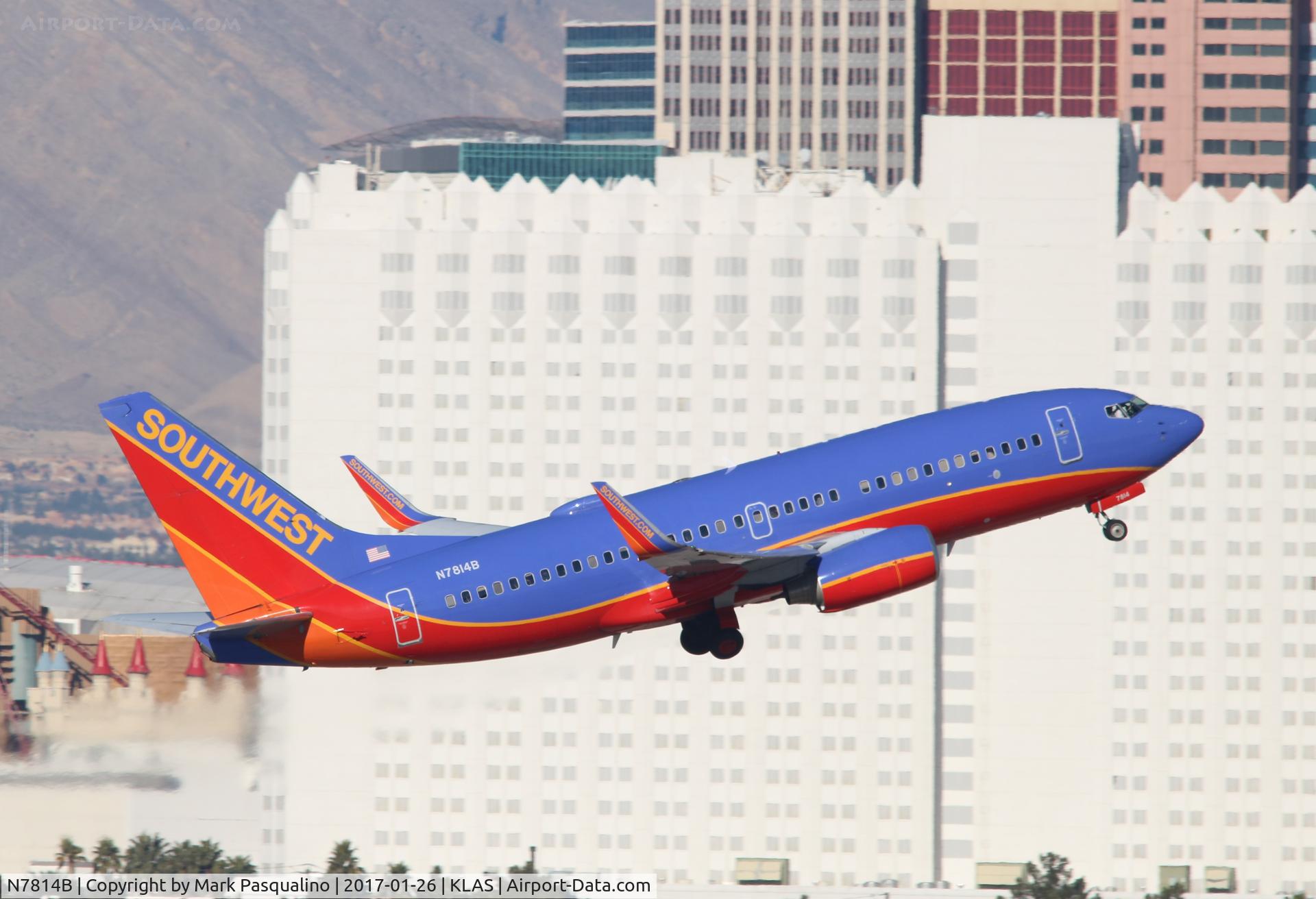 N7814B, 2001 Boeing 737-7K9 C/N 30042, Boeing 737-700