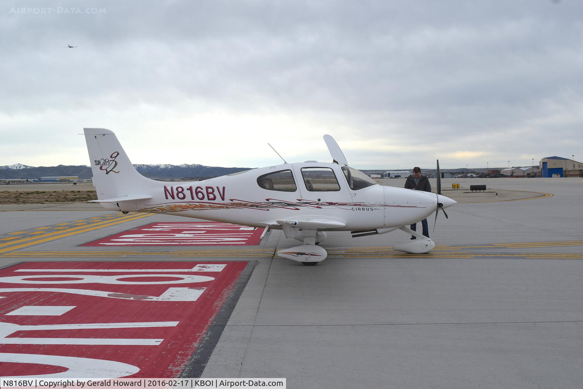 N816BV, 2005 Cirrus SR20 G2 C/N 1594, Just turned off RWY 10R when the front tire went flat.