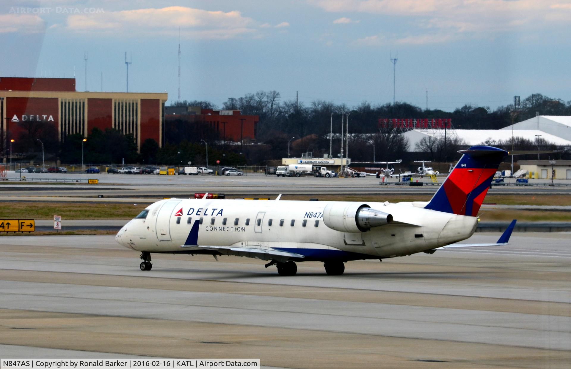 N847AS, 1999 Bombardier CRJ-200ER (CL-600-2B19) C/N 7335, Taxi Atlanta