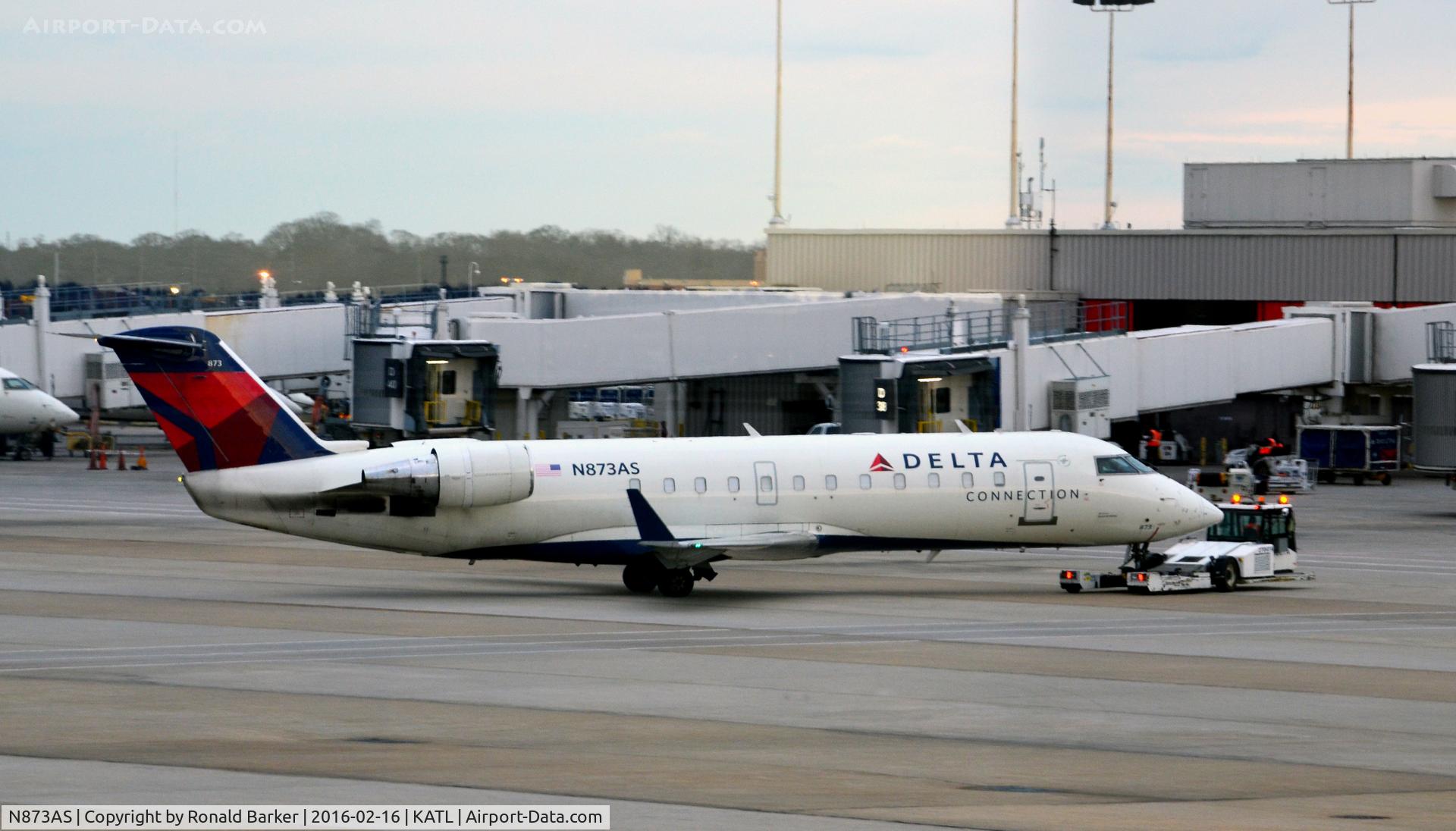 N873AS, 2001 Bombardier CRJ-200ER (CL-600-2B19) C/N 7549, Pushback Atlanta