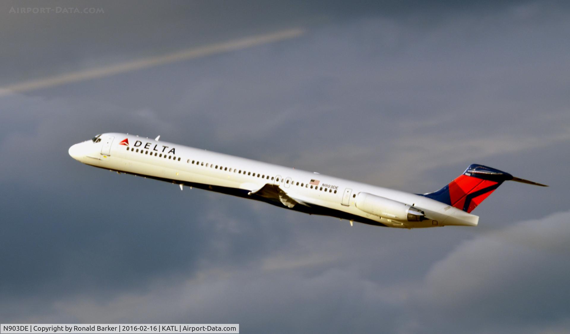 N903DE, 1992 McDonnell Douglas MD-88 C/N 53380, Takeoff Atlanta