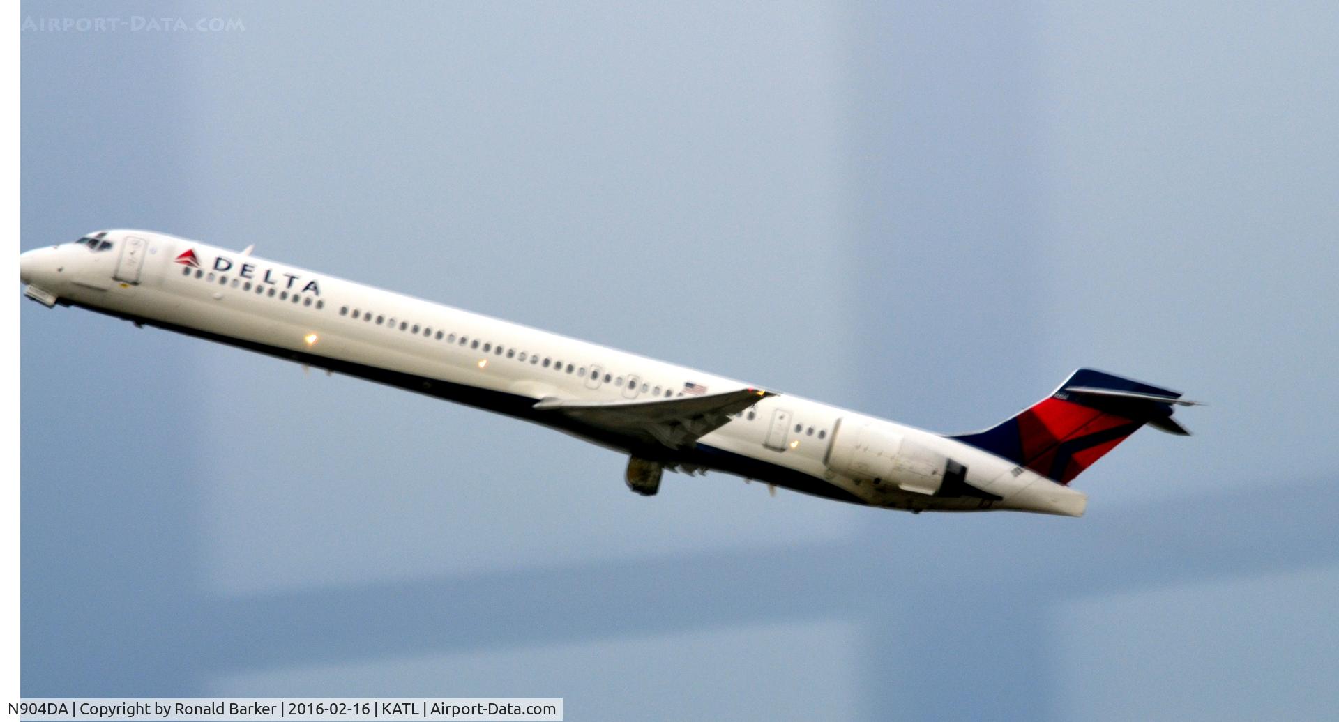 N904DA, 1995 McDonnell Douglas MD-90-30 C/N 53384, Takeoff Atlanta