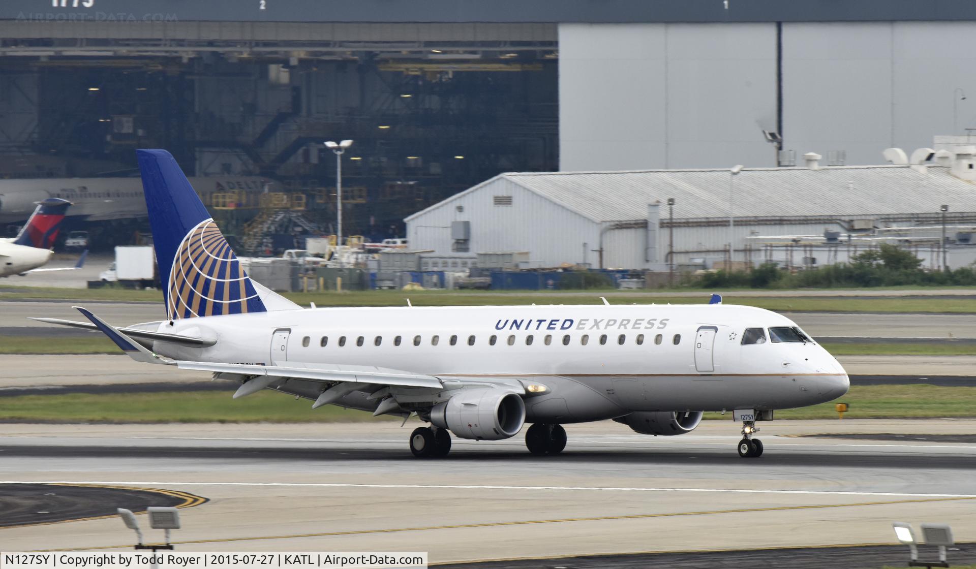N127SY, 2014 Embraer 175LR (ERJ-170-200LR) C/N 17000441, Arriving at Atlanta