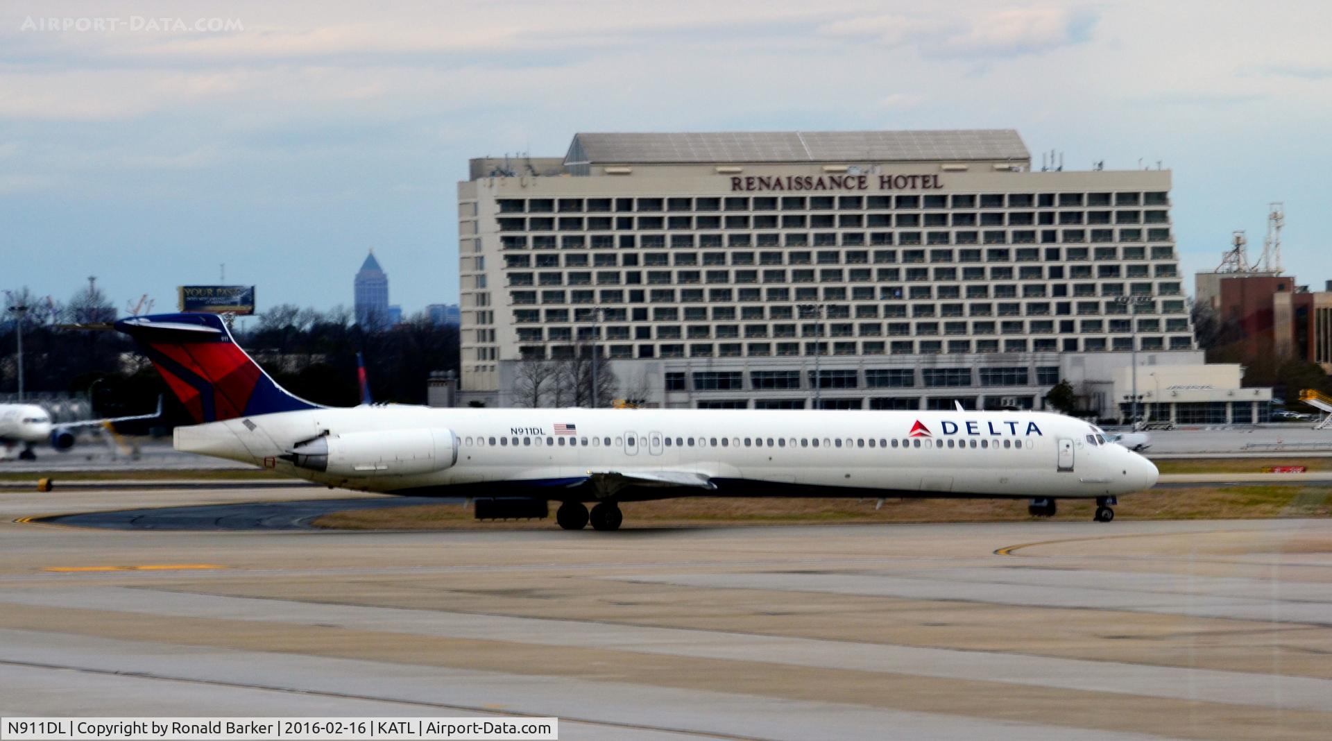 N911DL, 1987 McDonnell Douglas MD-88 C/N 49542, Taxi Atlanta