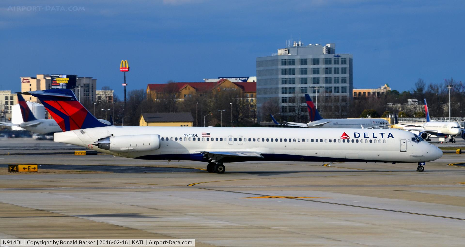N914DL, 1988 McDonnell Douglas MD-88 C/N 49545, Taxi Atlanta