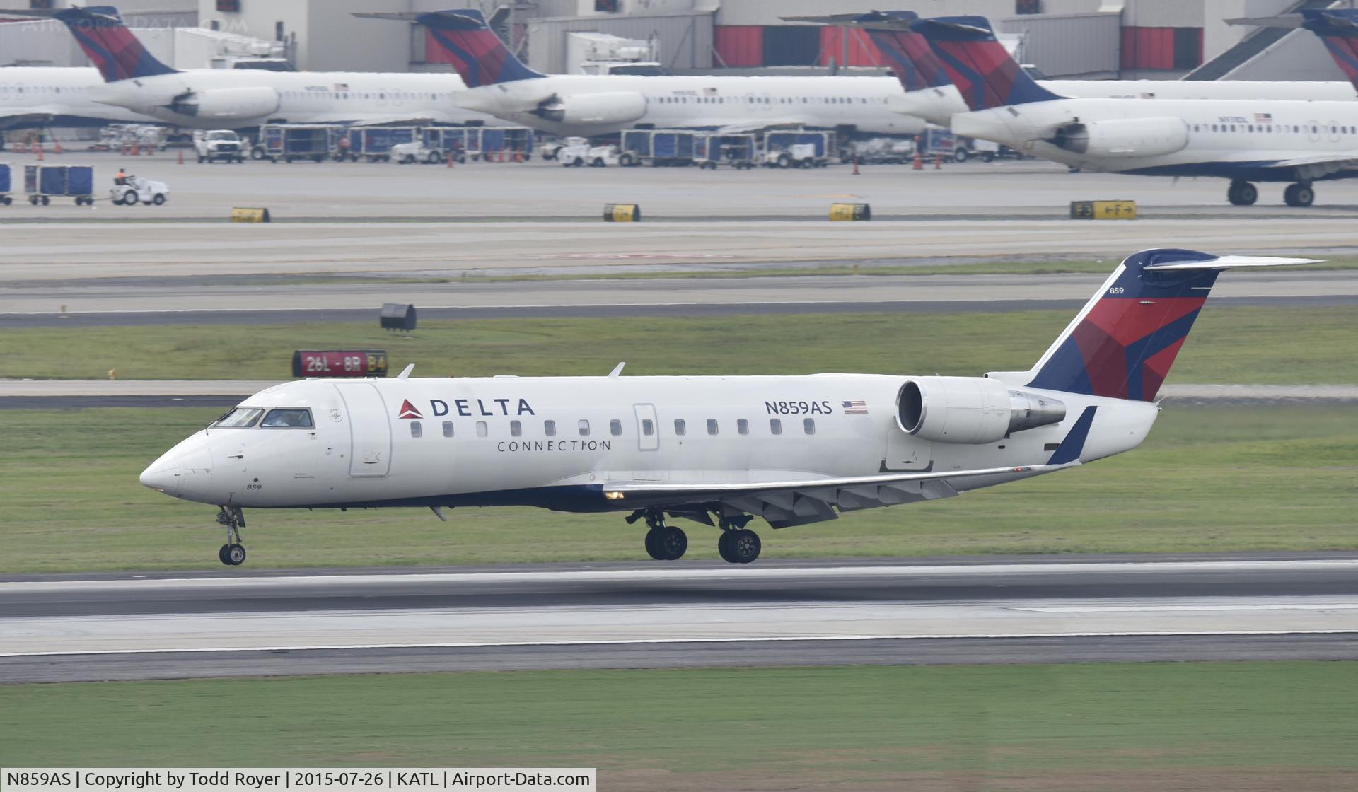 N859AS, 2000 Bombardier CRJ-200ER (CL-600-2B19) C/N 7421, Arriving at Atlanta
