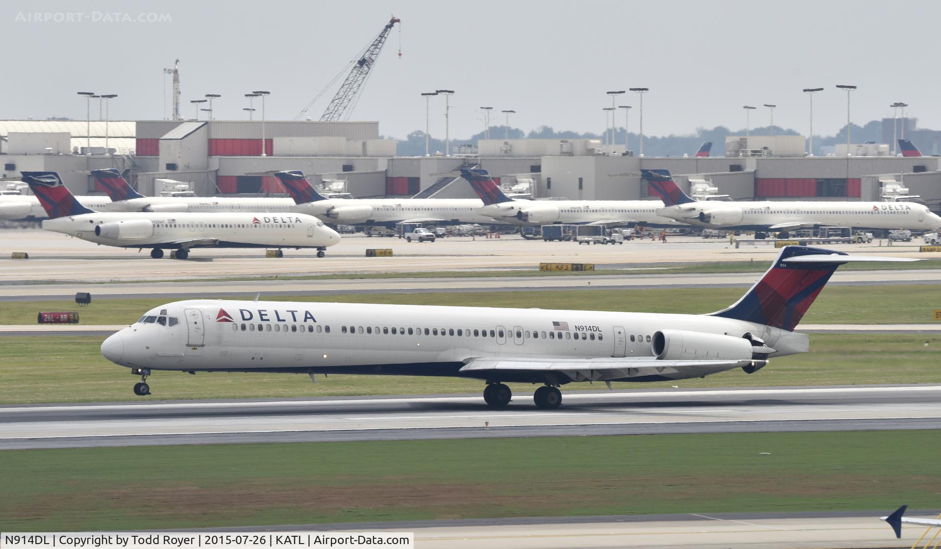 N914DL, 1988 McDonnell Douglas MD-88 C/N 49545, Arriving at Atlanta