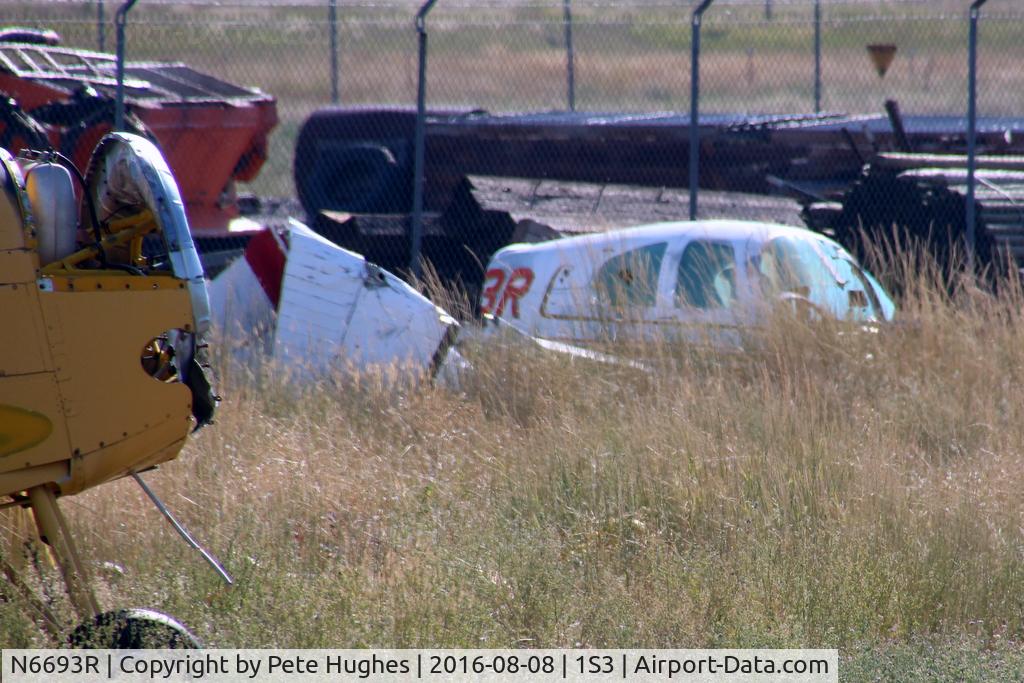 N6693R, 1964 Mooney M20E C/N 436, 3R and a lot of internet work reveal this to be the remains of N6693R, Mooney M20E at Forsyth Montana