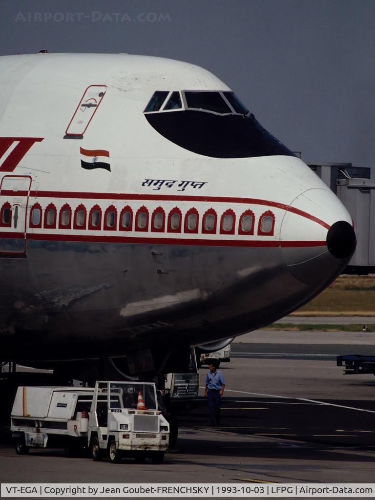 VT-EGA, 1979 Boeing 747-237B C/N 21993, Samudra Gupta at CDG T1 terinal (broken up 2006)