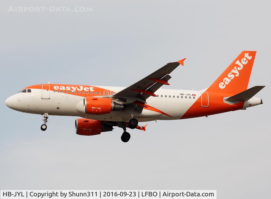 HB-JYL, 2011 Airbus A319-111 C/N 4693, Landing rwy 32L in new c/s