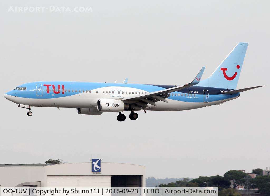 OO-TUV, 2011 Boeing 737-86J C/N 36883, Landing rwy 32R with TUI titles...