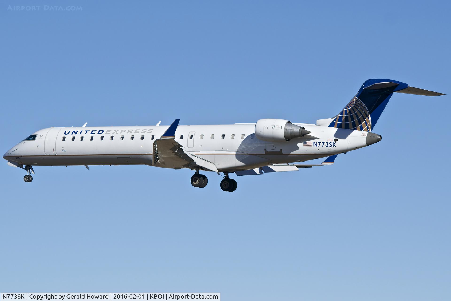 N773SK, 2005 Bombardier CRJ-702 C/N 10236, Landing RWY 28R.