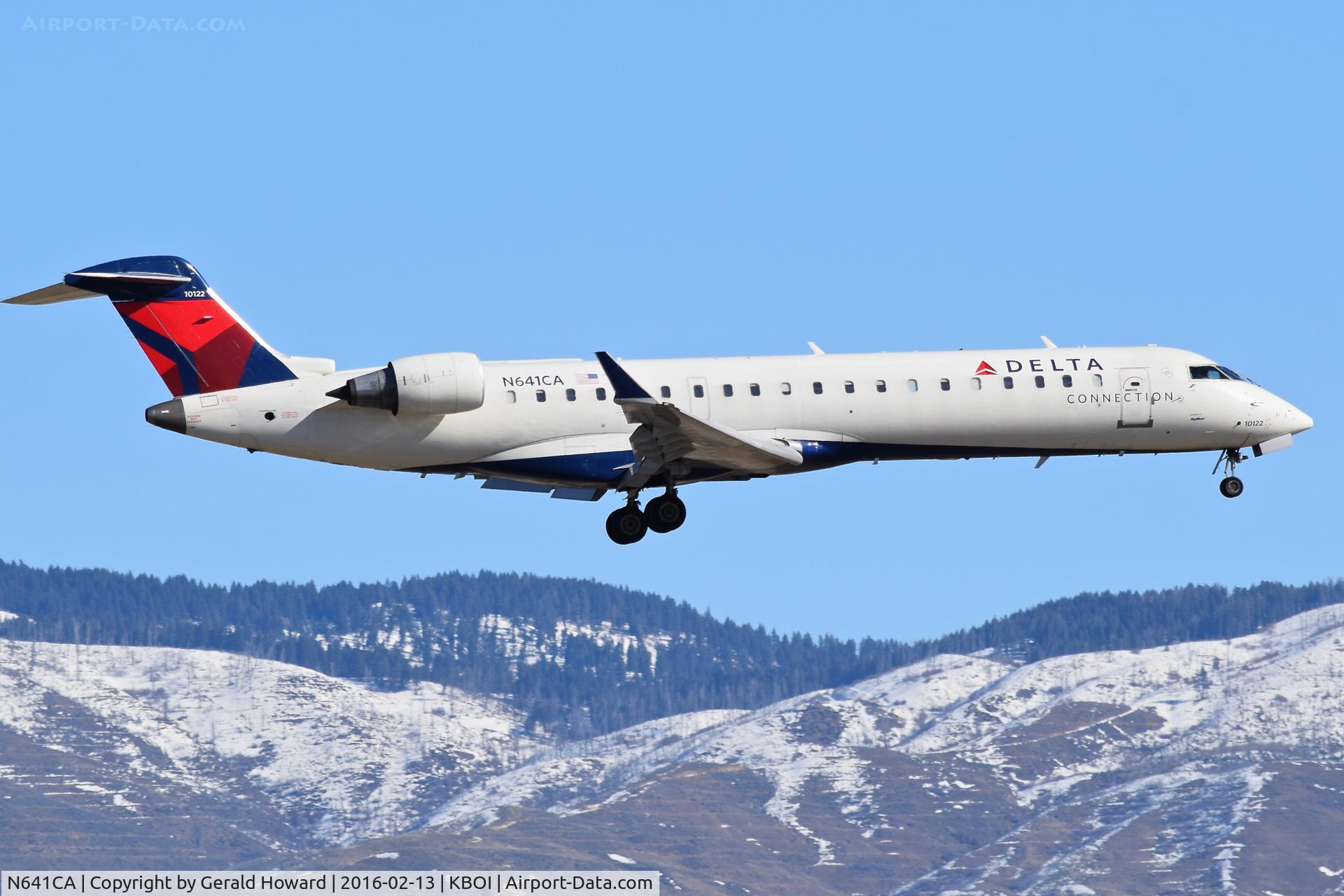 N641CA, 2003 Bombardier CRJ-700 (CL-600-2C10) Regional Jet C/N 10122, Landing RWY 10L.