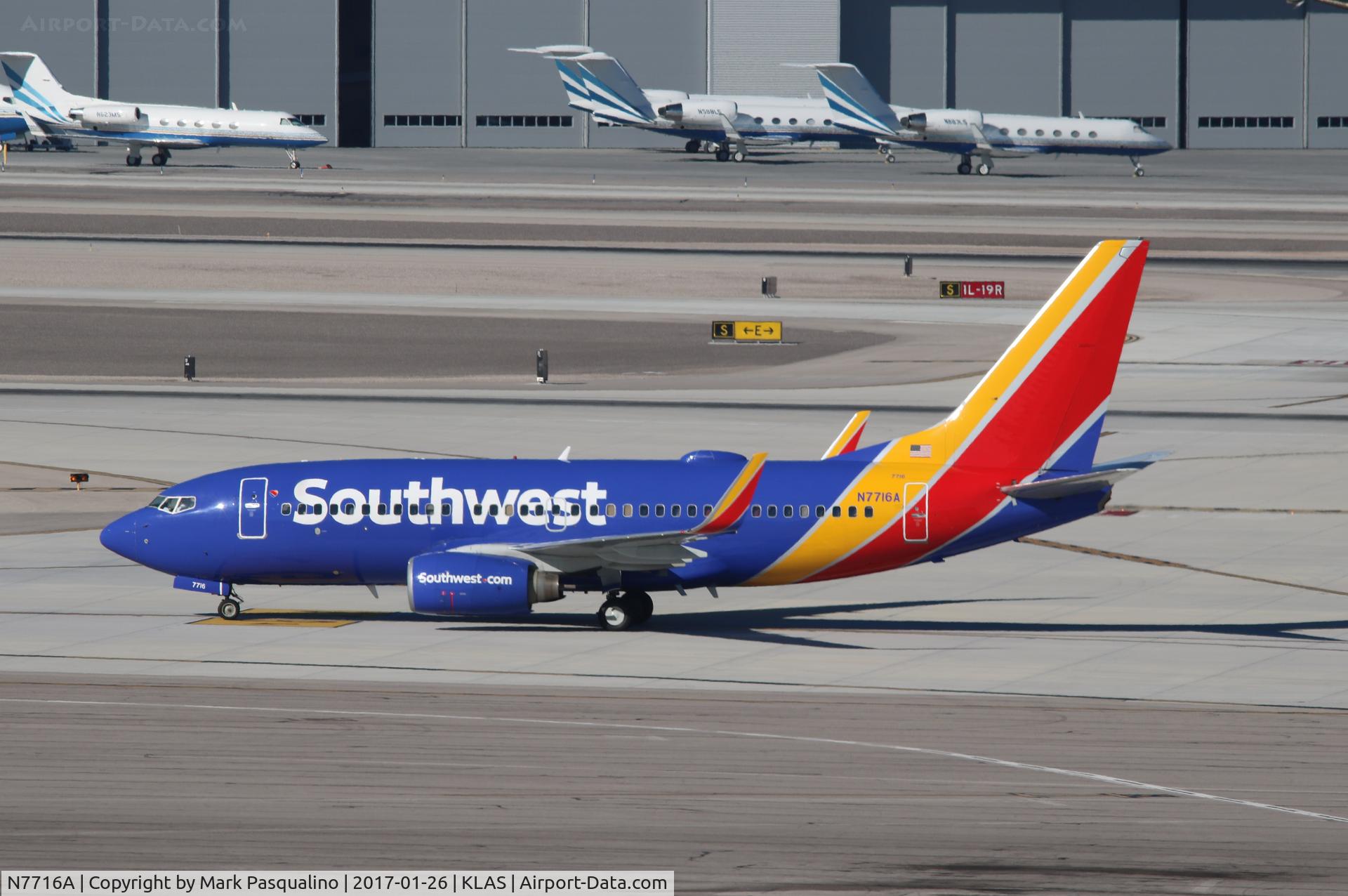 N7716A, 2005 Boeing 737-76N C/N 32662, Boeing 737-700