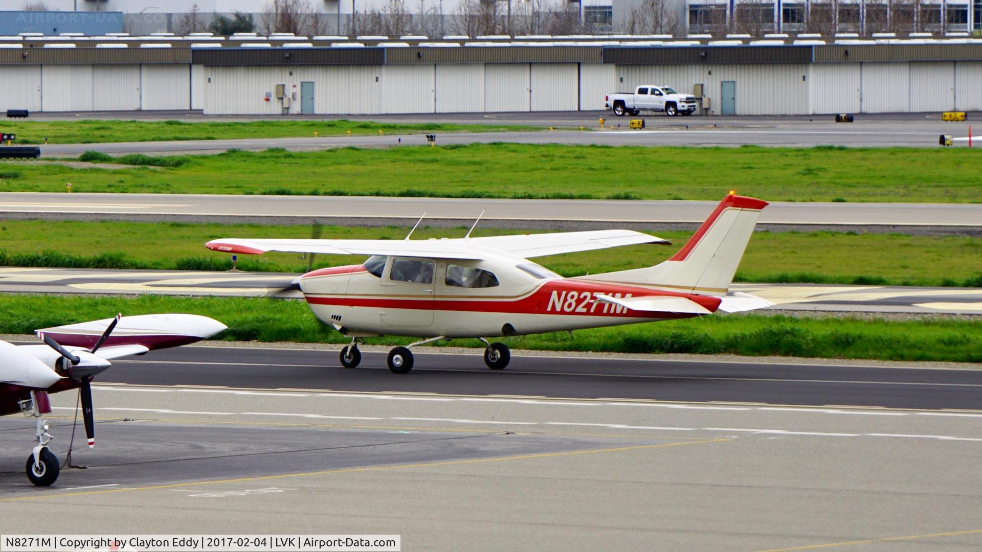 N8271M, Cessna T210M Turbo Centurion C/N 21062041, Livermore Airport 2017