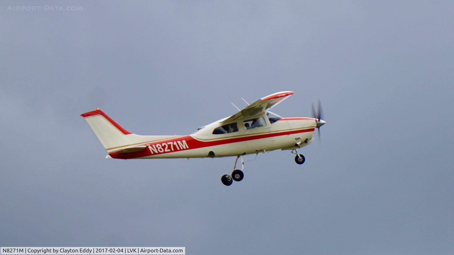 N8271M, Cessna T210M Turbo Centurion C/N 21062041, Livermore Airport 2017