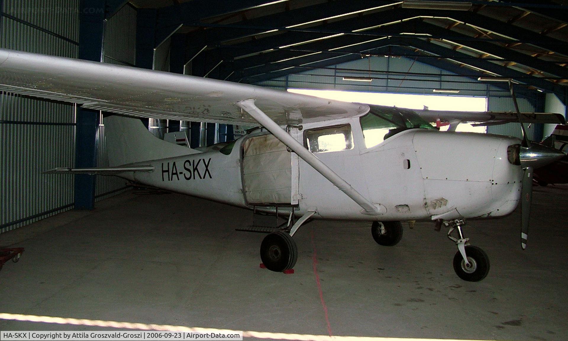 HA-SKX, 1964 Cessna U206A Super Skywagon C/N U206-0433, Úrhida Airfield, Hungary