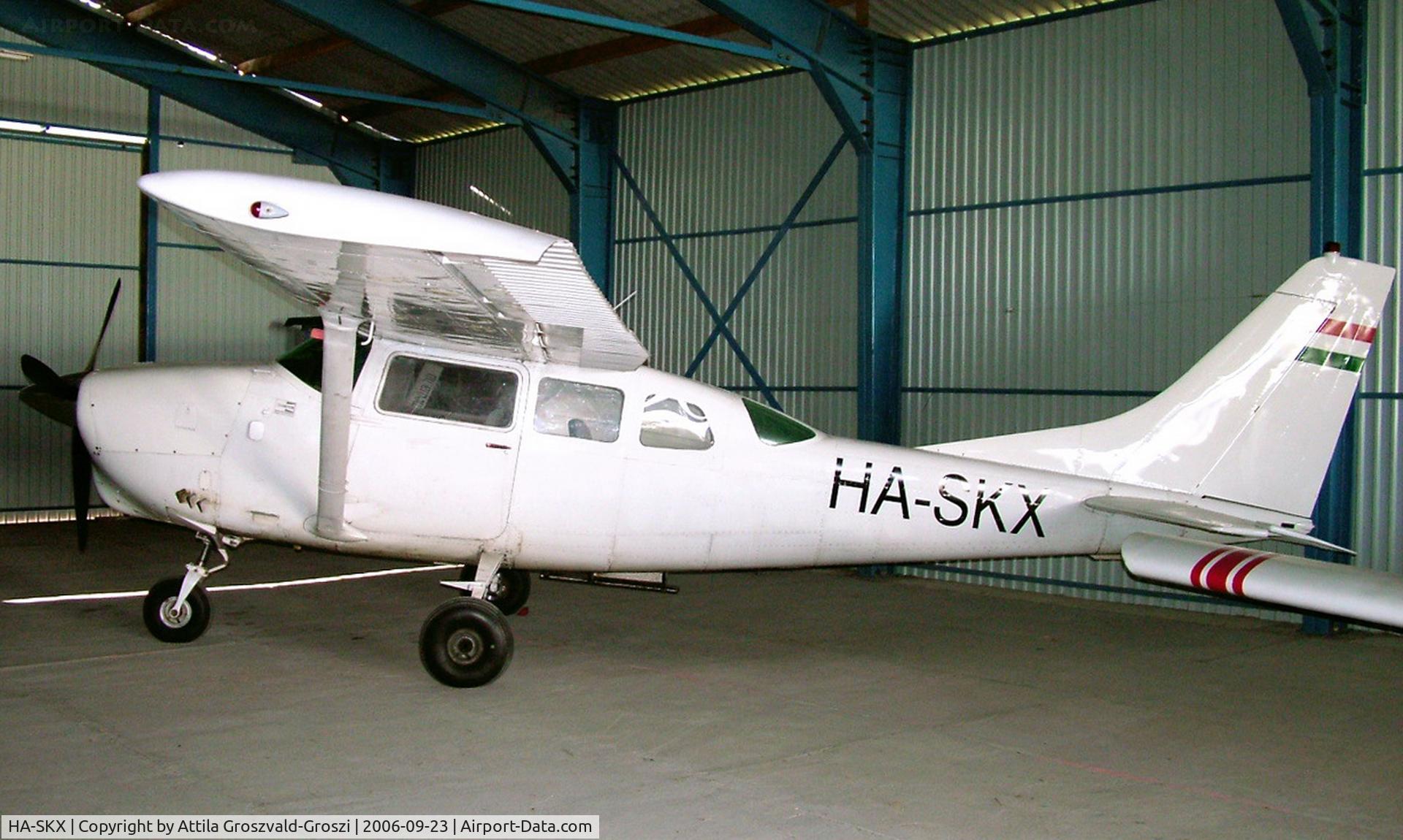 HA-SKX, 1964 Cessna U206A Super Skywagon C/N U206-0433, Úrhida Airfield, Hungary