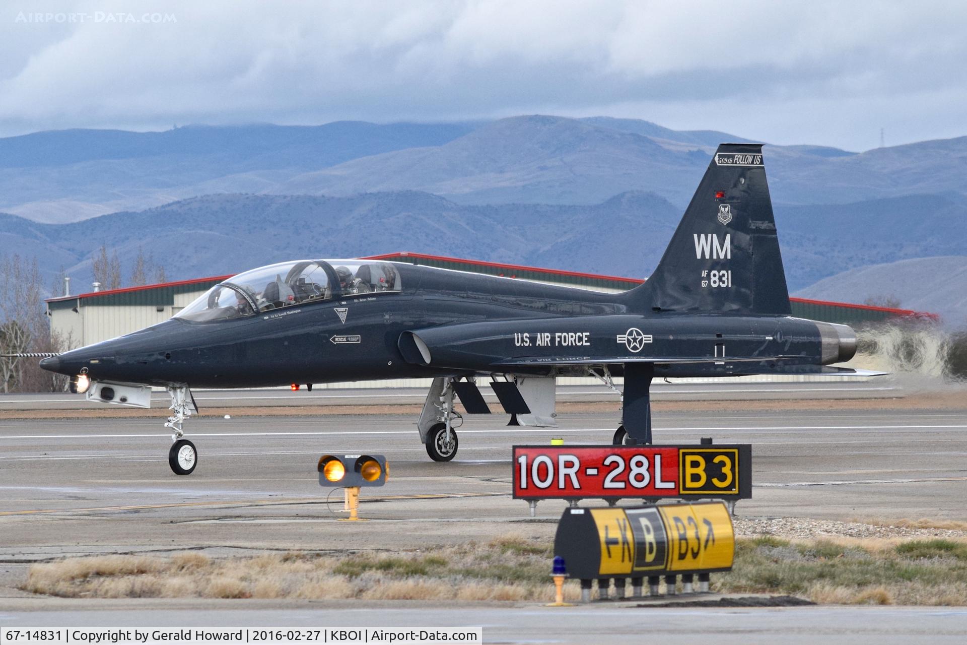 67-14831, 1966 Northrop T-38A Talon C/N T.6026, Turning off RWY 28L. 509th BW, Whiteman AFB, CA.