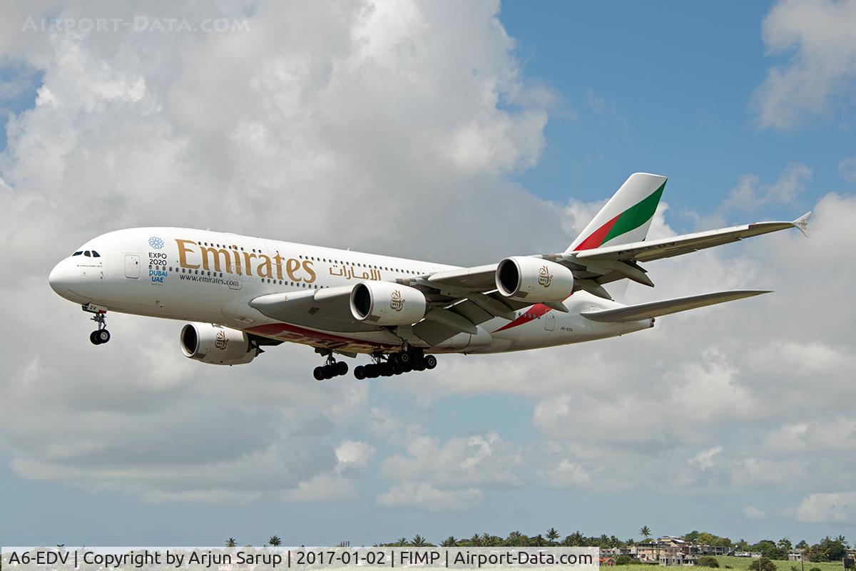 A6-EDV, 2011 Airbus A380-861 C/N 101, Approaching rwy 14 at Plaisance.