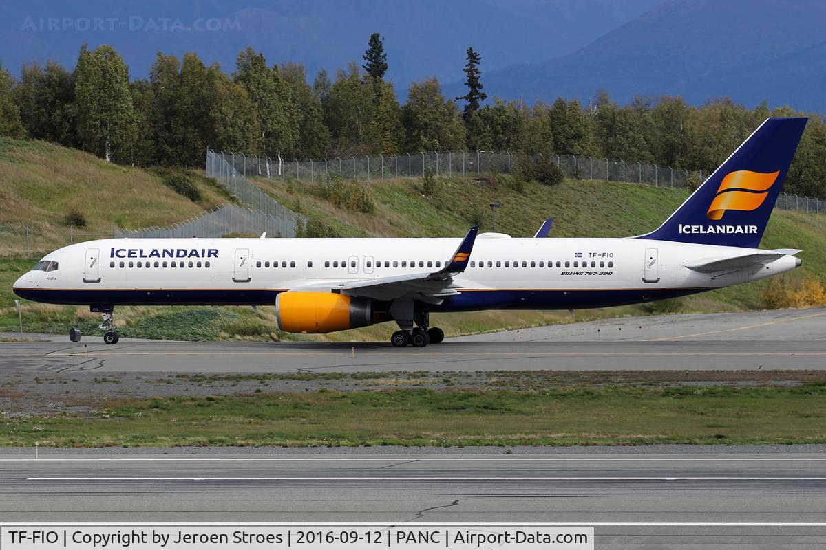 TF-FIO, 1999 Boeing 757-208 C/N 29436, panc