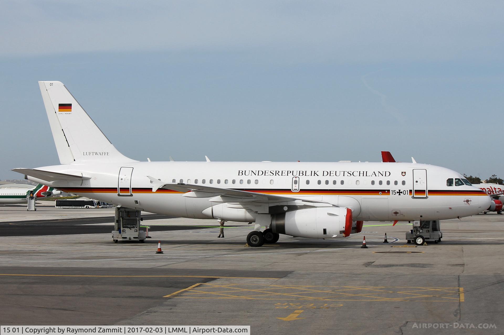15 01, 2009 Airbus ACJ319 (A319-133/CJ) C/N 3897, A319 15+01 German Air Force