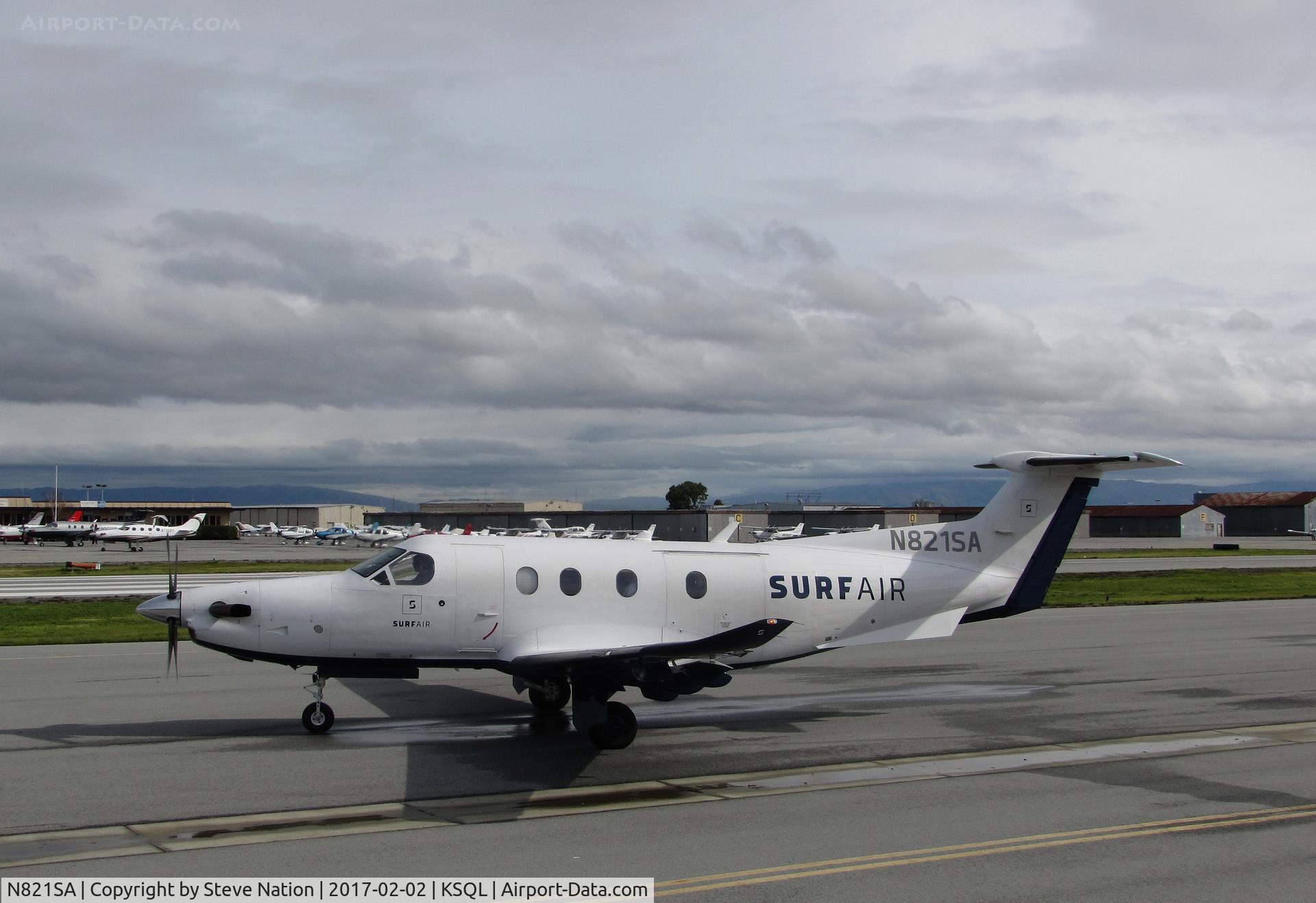 N821SA, 2015 Pilatus PC-12/47E C/N 1516, Surf Air 2015 Pilatus PC-12/47E holding for take-off @ San Carlos Airport, CA